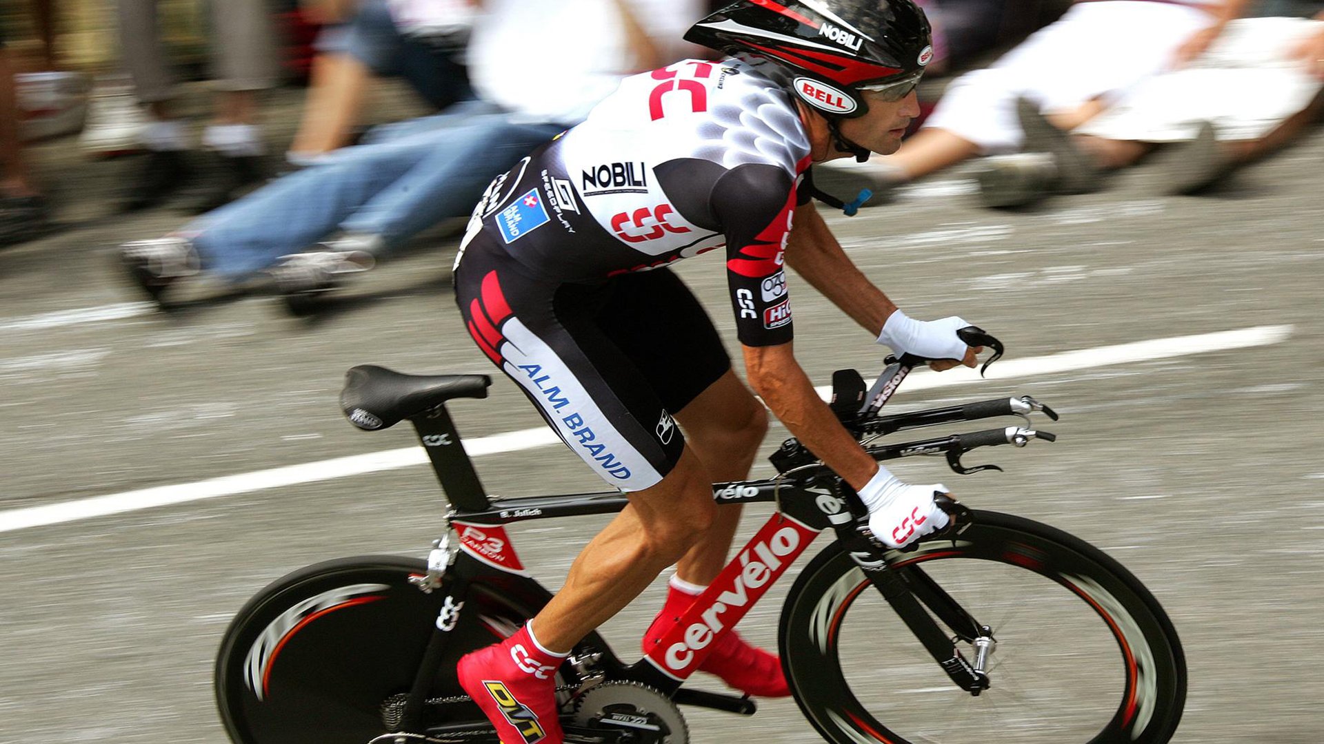 体育界惊天乱炖,C罗电竞连败穆古鲁扎,后者转战巴黎绝杀,解说惊呼孟菲斯灰熊内部沟通
